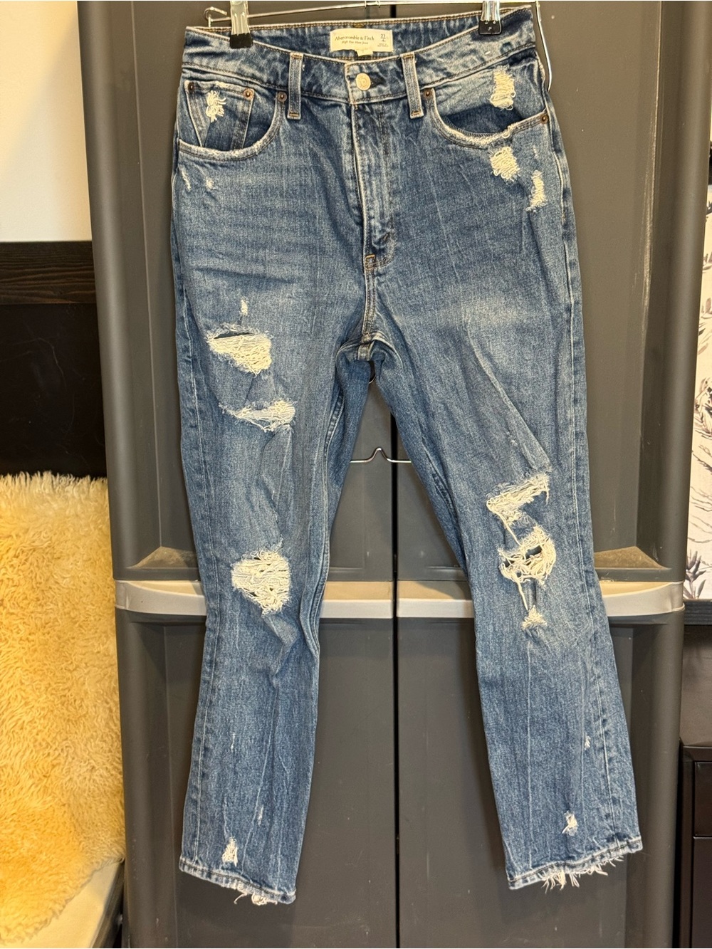 Abercrombie & Fitch high rise mom jean distressed